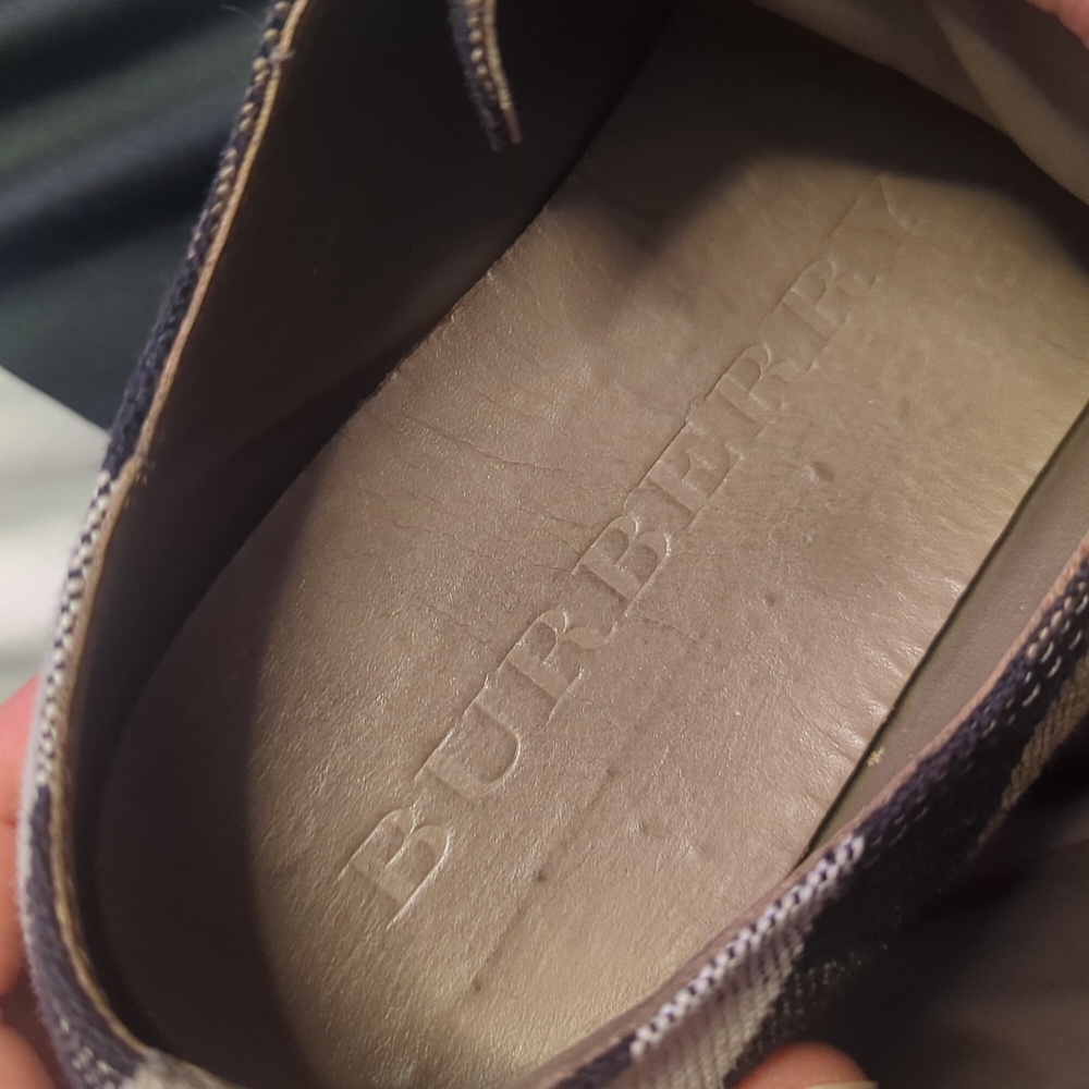 Burberry shoes - Picture 2 of 10